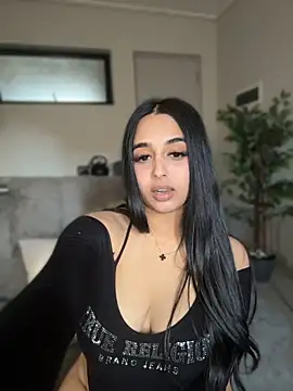 LilMisIndianx Chat XXX in diretta