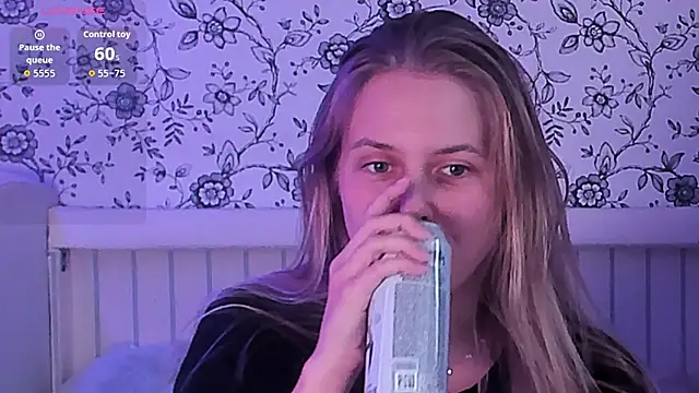 צ'אט XXX בשידור חי של AngelAnty