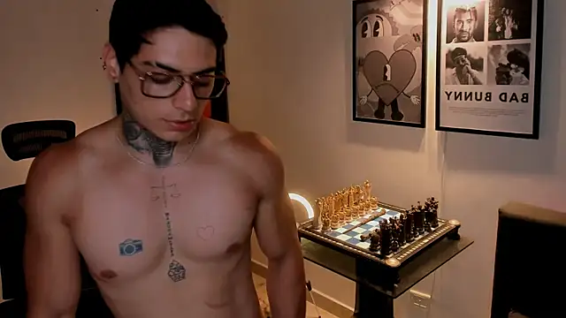 XXX chat uživo modela Simon_cortes