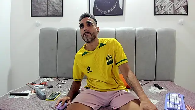 Show de Lonm-23 na webcam