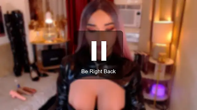 KYLINE_WIILLS élő XXX-chatje