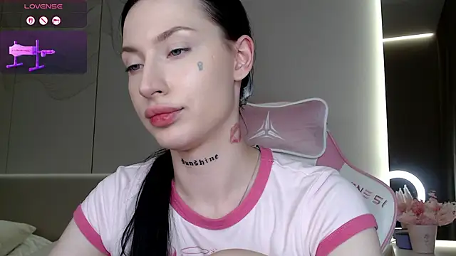 XXX chat uživo modela JenniferQueen11