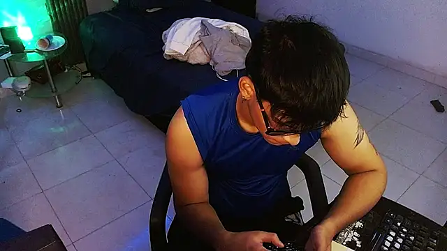 Mr_yisuzz – Naživo XXX chat