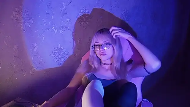 Chat +18 de DelicaBrome ao vivo