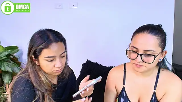 Chat XXX ao vivo de Jules_n_Gia