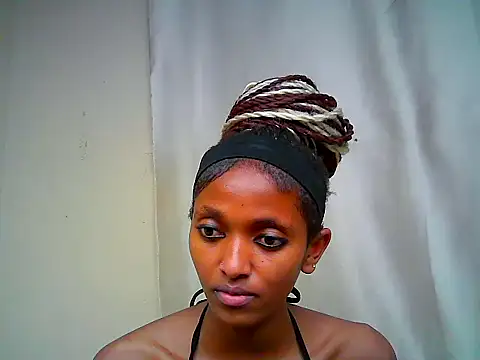 Qute_nimple Chat XXX in diretta