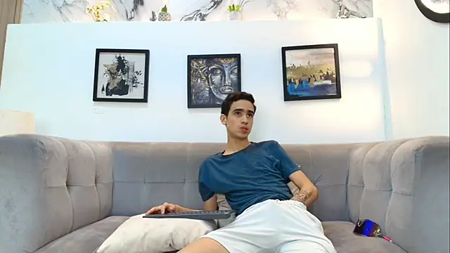 GOLDEN_BOSS Live XXX-chat