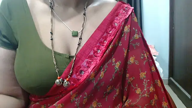 sunitha-3 Chat XXX in diretta