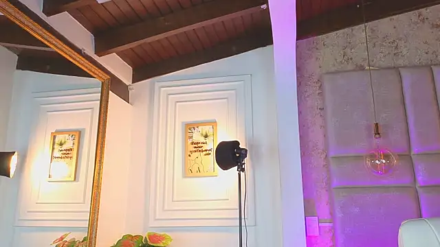 AlessiaLondon: απευθείας συνομιλία ΧΧΧ