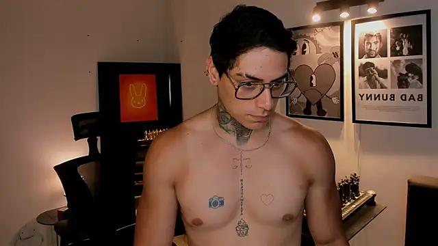 Simon_cortes élő XXX-chatje