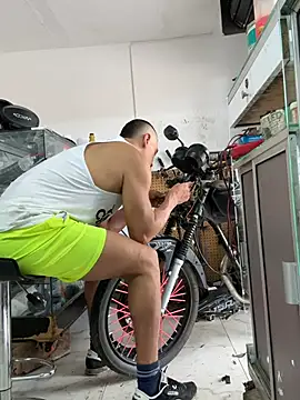 Paul22cm- XXX чат на живо