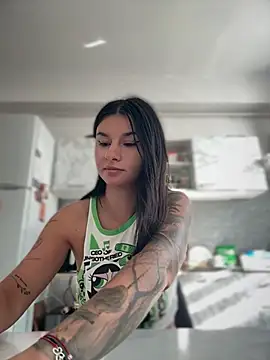 DramaQueen__ Chat XXX live