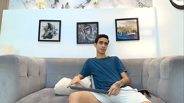 GOLDEN_BOSS Live XXX Chat