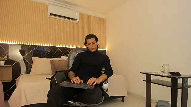 Damian_romanoff_'s Live XXX Chat