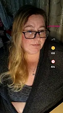 Iceprincess2bad4u's Live XXX Chat