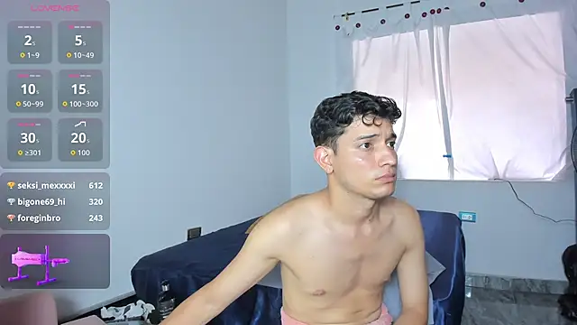 Benjamin_Buster's Live XXX Chat