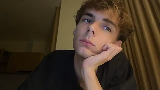 Živý XXX chat YourLucius
