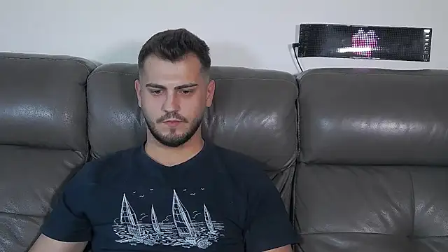 دردشة CrazyDom1 الجنسية المباشرة