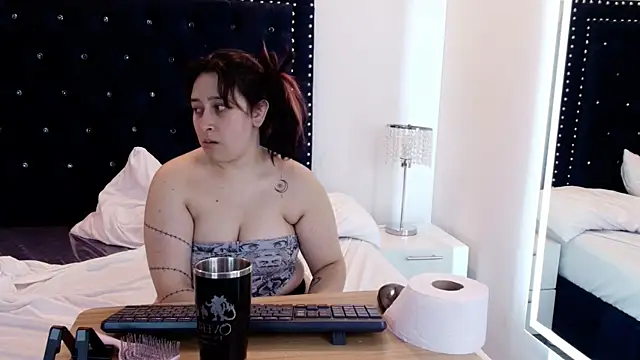 Chat +18 de TarlyWho ao vivo