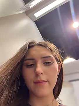 AnitaFly Adlı Modelin Canlı XXX Sohbeti