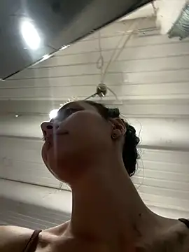 XXX chat uživo modela HoTMiA666