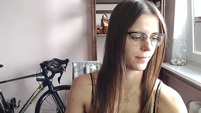 love_megi Adlı Modelin Canlı XXX Sohbeti