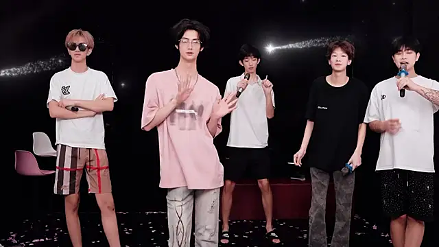 Chenyong123's Live XXX Chat