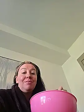 Chat XXX en directo de CreamVixen