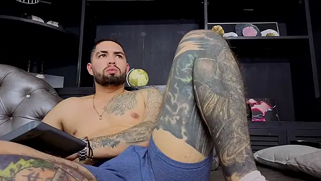 צ'אט XXX בשידור חי של matteosantos