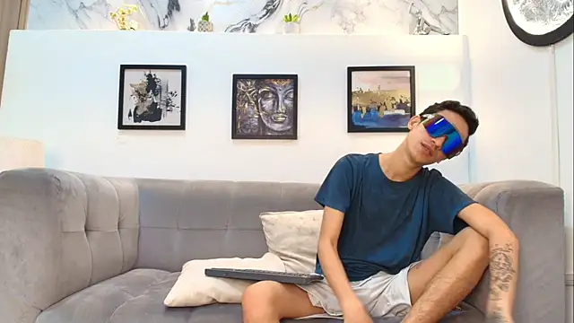 GOLDEN_BOSS Live XXX-chat