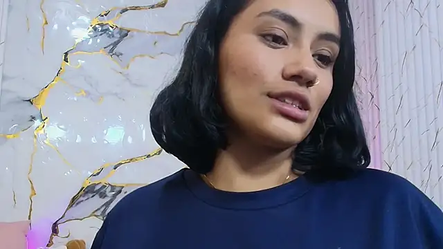 Chat +18 de PEACHY_TAY ao vivo