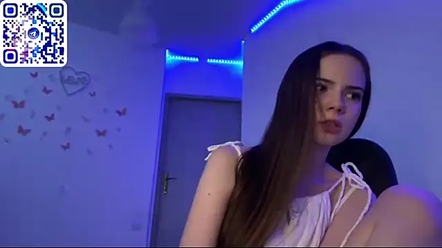 ElieFluttershy Chat XXX in diretta