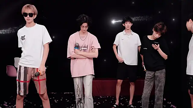 Chenyong123's Live XXX Chat