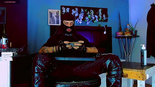 HannibalLester 即時 XXX 聊天