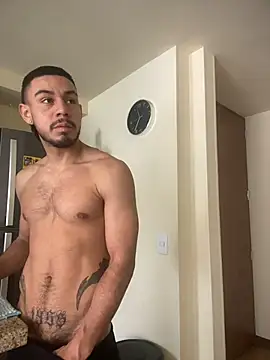 Taylor_DiamondBoy Live XXX Chat