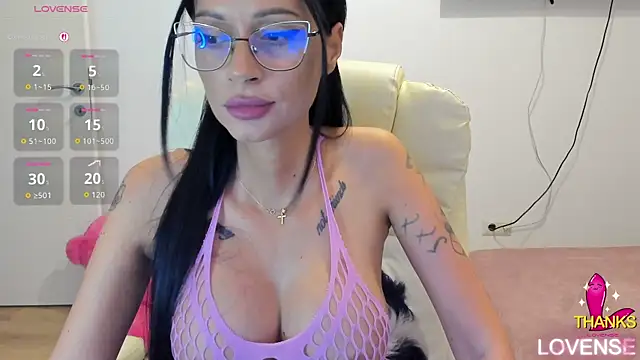 kissnicol32's Live XXX Chat