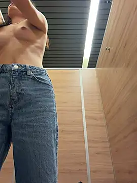 CutieSkinny Chat XXX in diretta