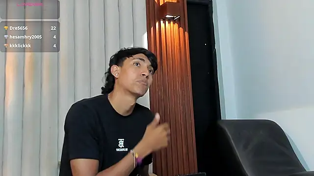 XXX chat uživo modela myke_tucker