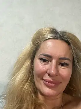 Tania201243 live XXX chat