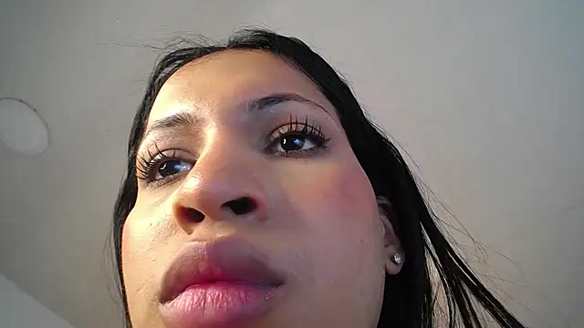 clara_evanss_s' Webcam Show