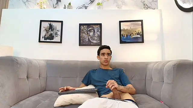 XXX chat uživo modela GOLDEN_BOSS