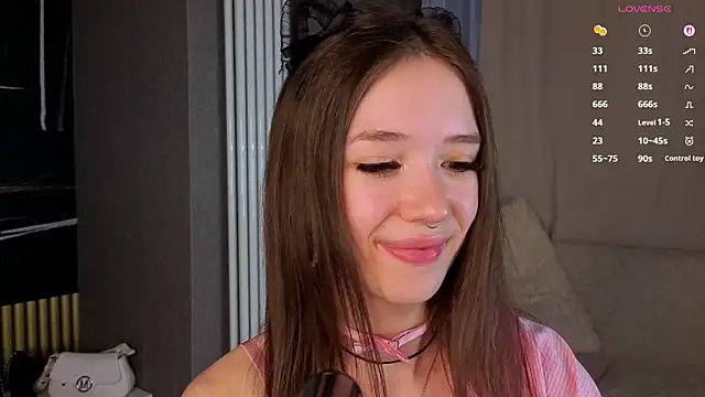 tinyanie live XXX chat