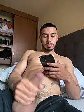 Taylor_DiamondBoy Live XXX Chat