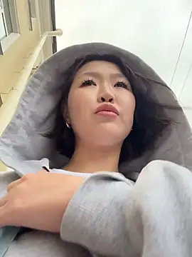 CreamPuff-'s Live XXX Chat