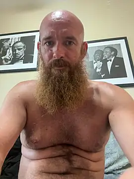 צ'אט XXX בשידור חי של 32XRedBeard