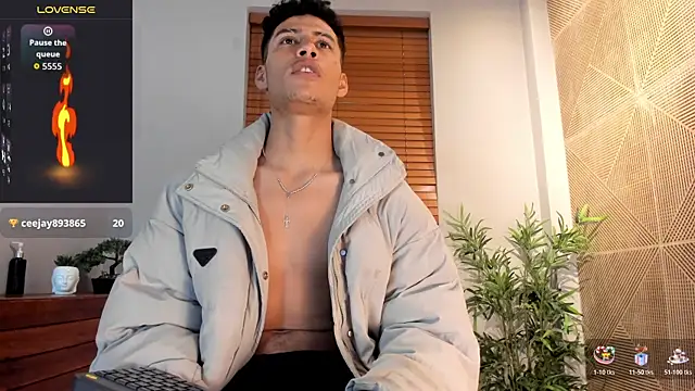 XXX chat uživo modela angelsilva_