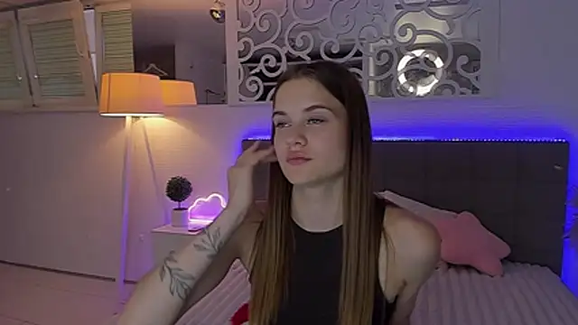 Chat +18 de LuisaClover ao vivo