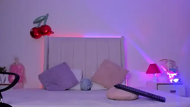Chat XXX en directo de Mirandaa_Rogers
