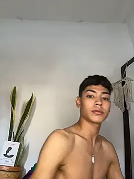 Lion_Boy18 live XXX chat
