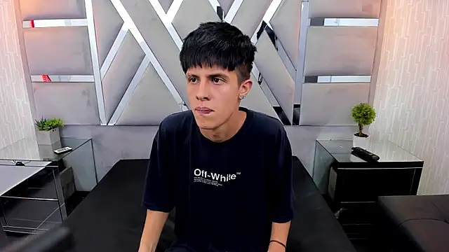 MikeHunteer 라이브 XXX 채팅